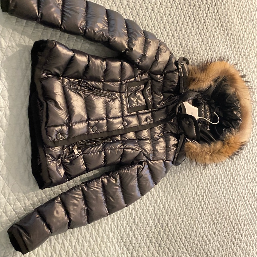 Moncler Armoise short down jacket size 1